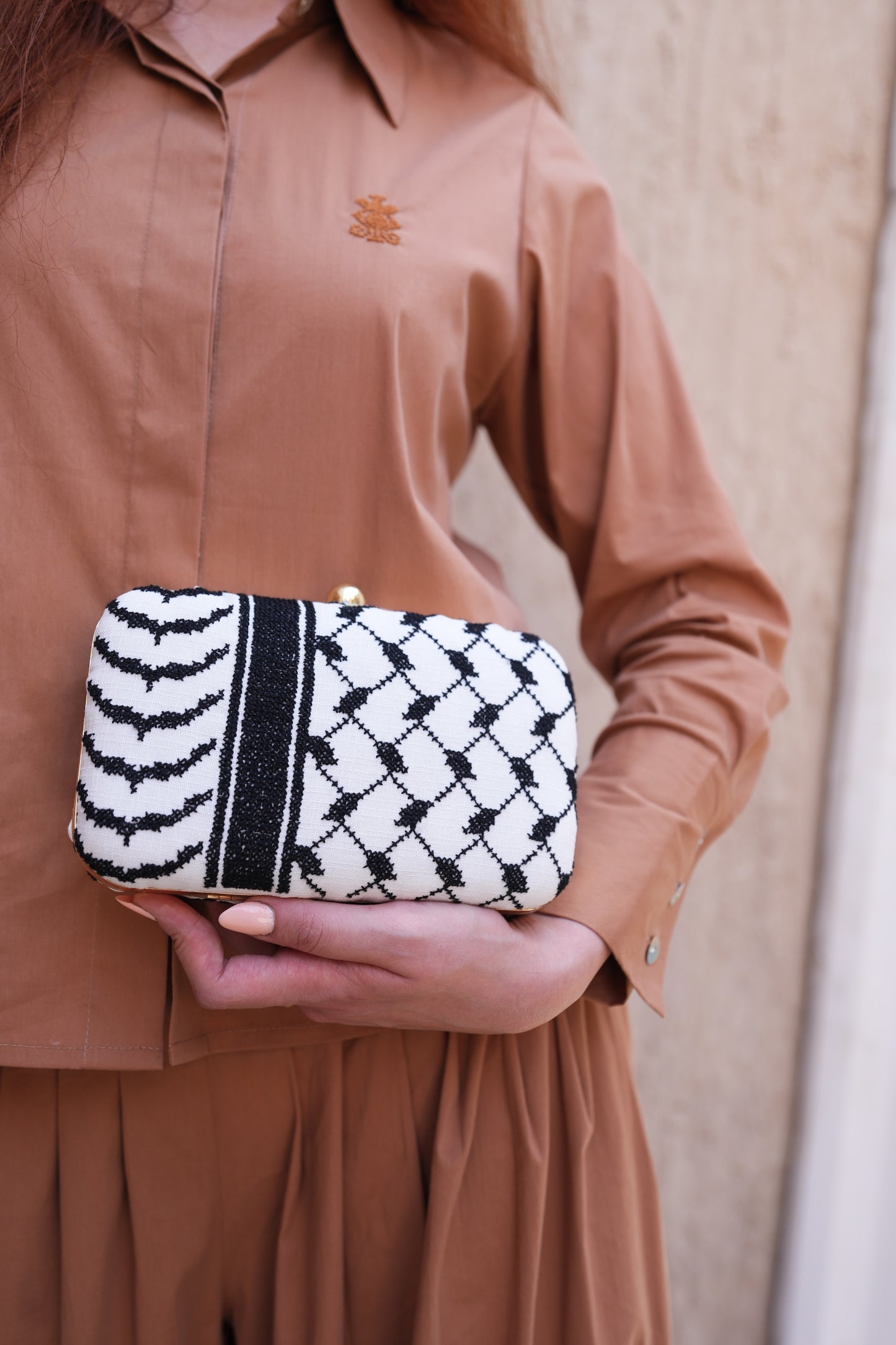 Kufiya clutch - black on white